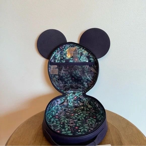 SOLD- NWT Vera Bradley Disney Whimsy Cosmetic Bag Case Mickey MinnieMouse Purple - Picture 10 of 16